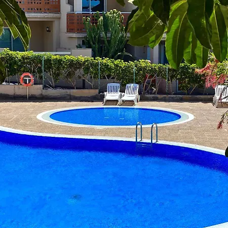 With Garden Vista Roja Daire